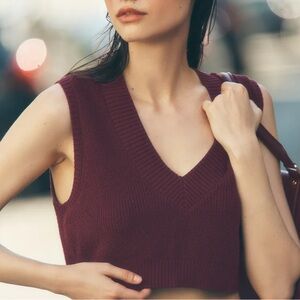 Alo Supernatural Sweater Tank in Burgundy Women’s L